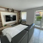 Appartement 3 *